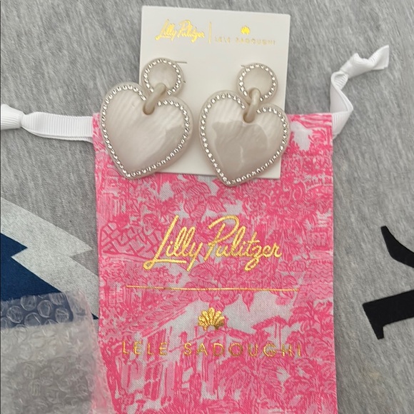 Lilly Pulitzer x Lele Sadoughi heart earrings - Picture 1 of 3